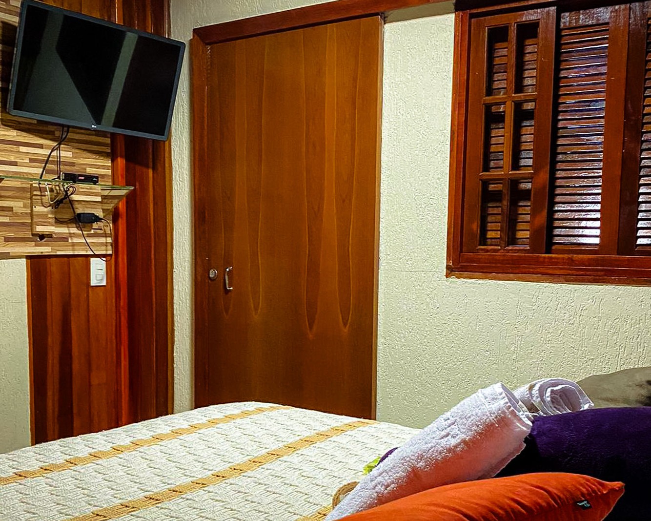 Quarto Conforto - VELINN Pousada Villa Paty I